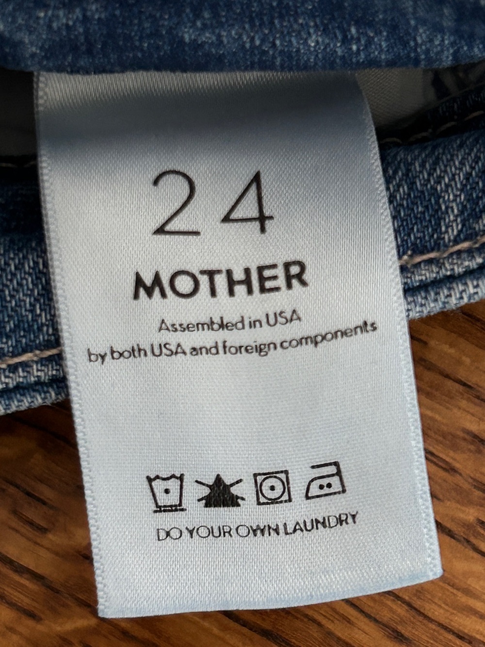 MOTHER JEANS “LOOKER ANKLE FRAY” - Picture 6 of 7
